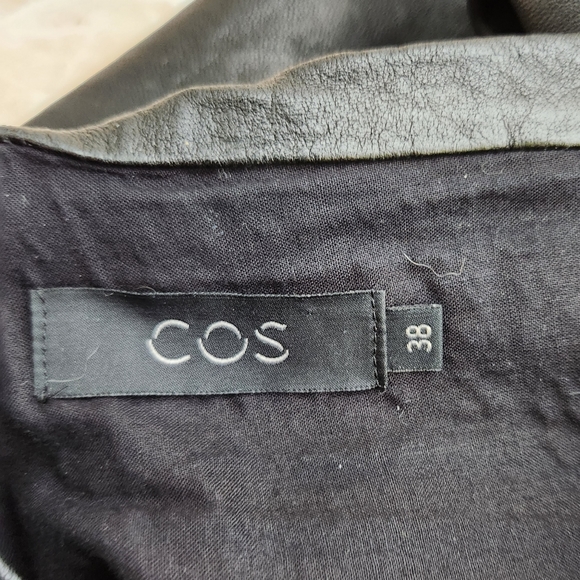 COS Leather Flare Skirt - Picture 3 of 7